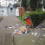 Además de desobligado alimentario, alcalde de Santa Cruz Tlaxcala ha convertido el parque central en un cochinero